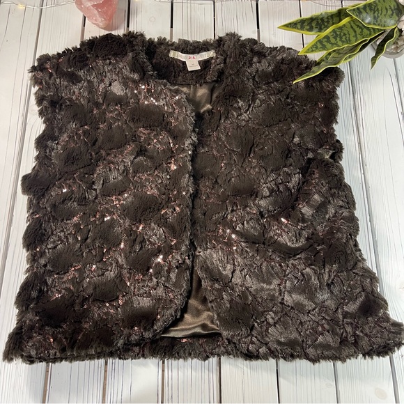 Chelsea & Violet Faux Fur Sequin Vest - Picture 3 of 5